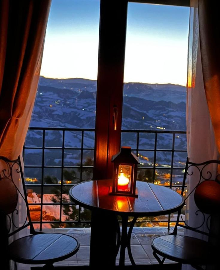 Hotel La Rocca Сан-Марино Экстерьер фото