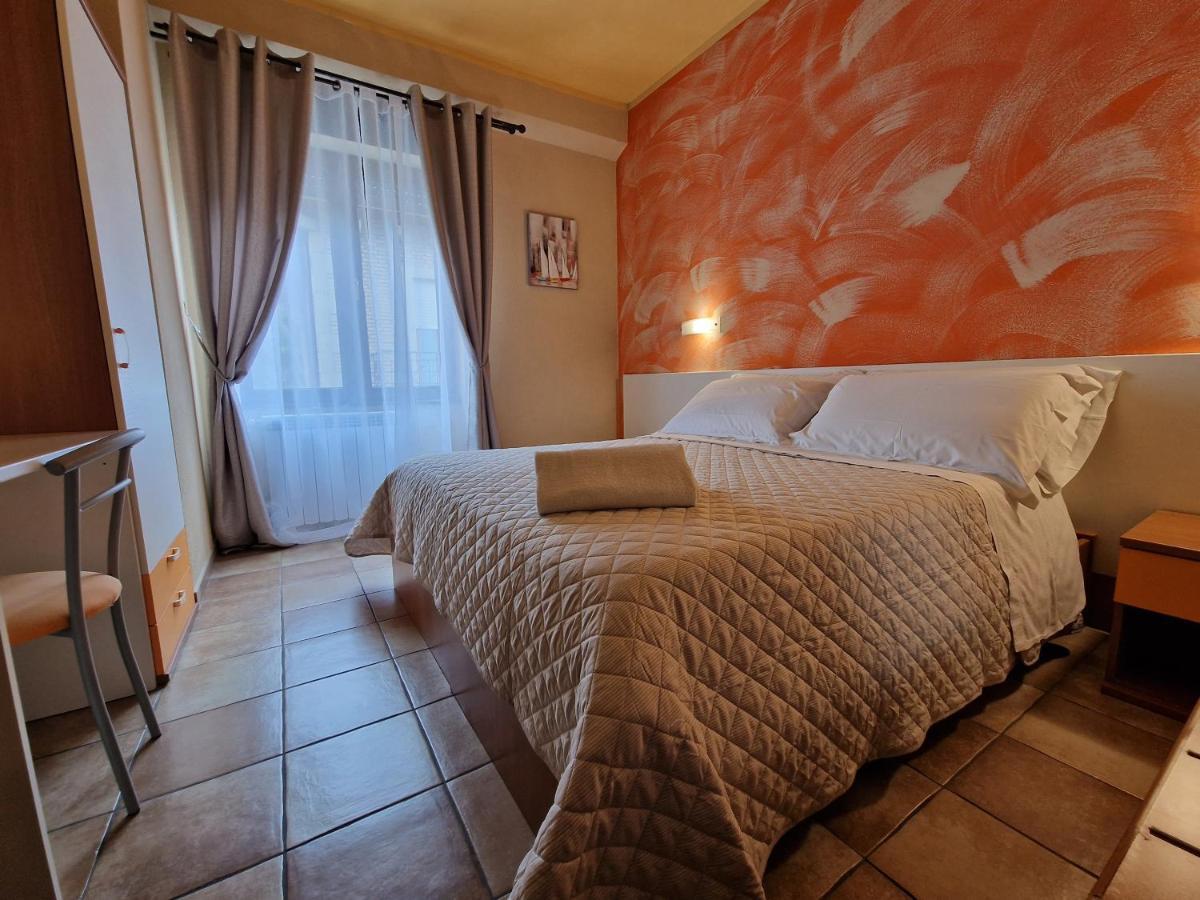 Hotel La Rocca Сан-Марино Экстерьер фото