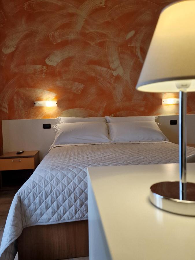 Hotel La Rocca Сан-Марино Экстерьер фото