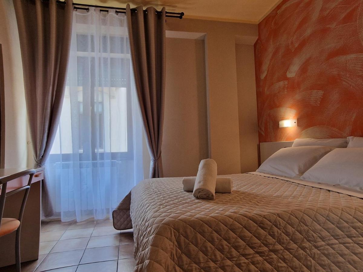 Hotel La Rocca Сан-Марино Экстерьер фото