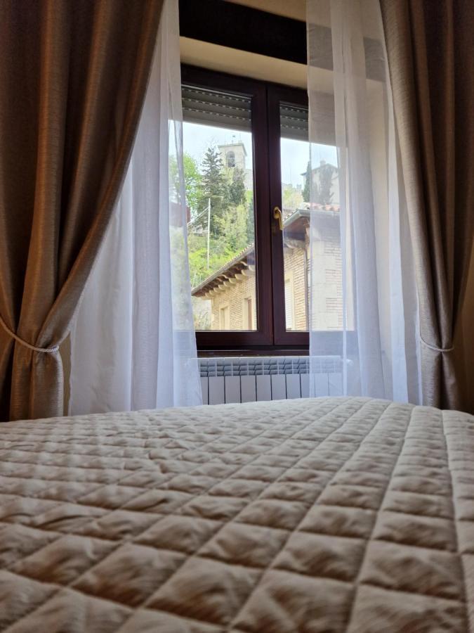 Hotel La Rocca Сан-Марино Экстерьер фото