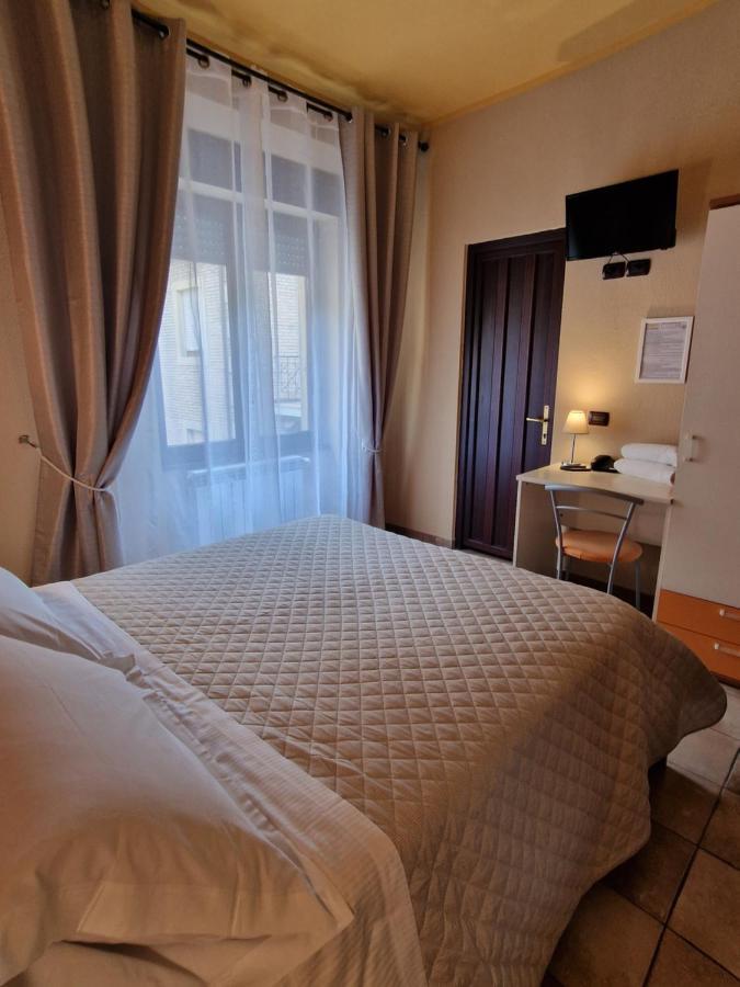 Hotel La Rocca Сан-Марино Экстерьер фото