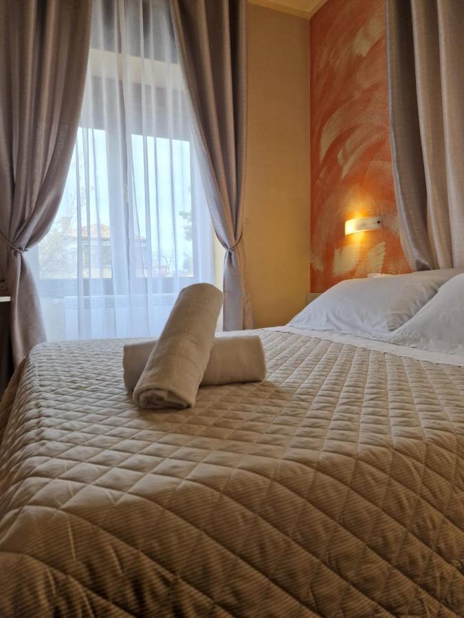 Hotel La Rocca Сан-Марино Экстерьер фото
