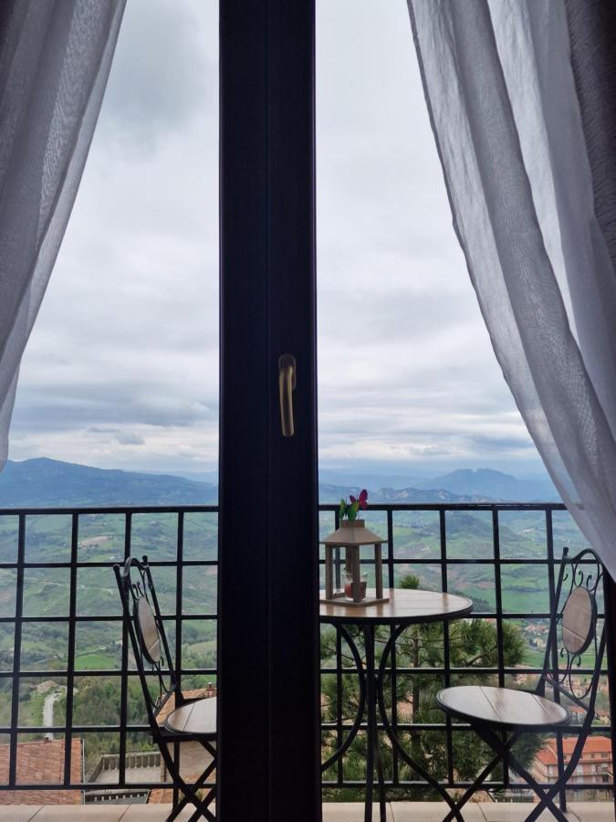 Hotel La Rocca Сан-Марино Экстерьер фото