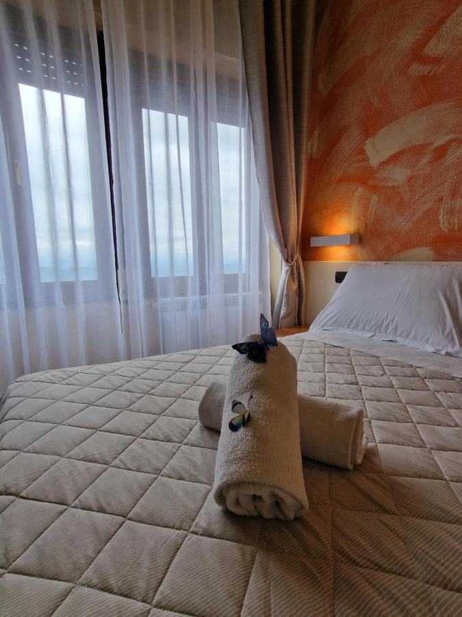 Hotel La Rocca Сан-Марино Экстерьер фото