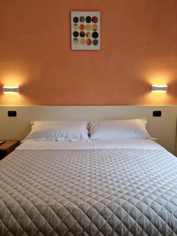 Hotel La Rocca Сан-Марино Экстерьер фото