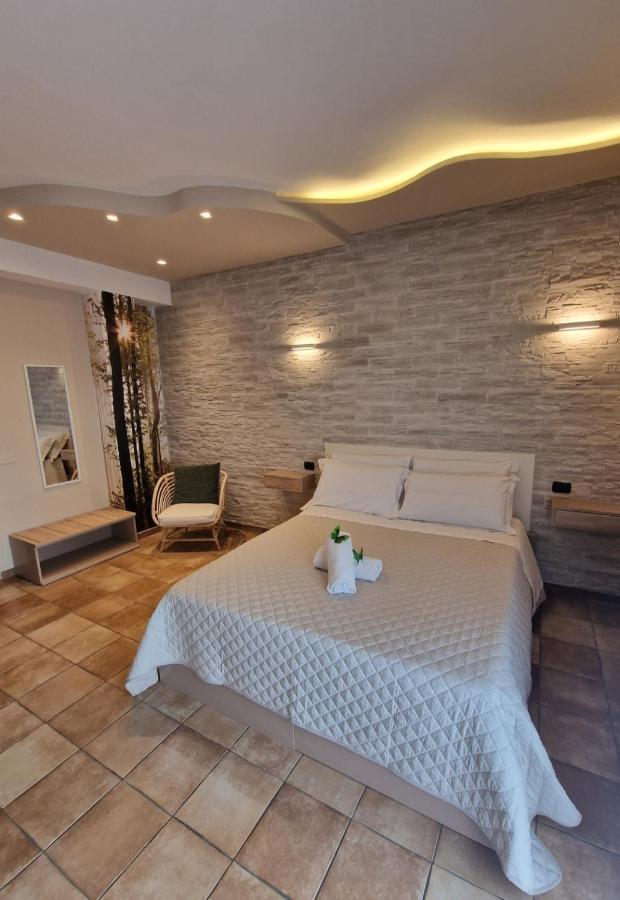 Hotel La Rocca Сан-Марино Экстерьер фото