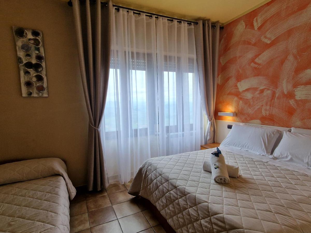 Hotel La Rocca Сан-Марино Экстерьер фото