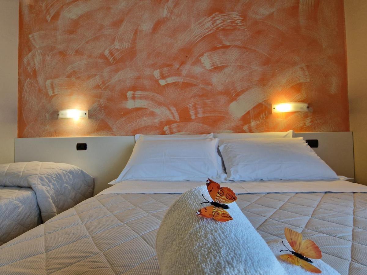 Hotel La Rocca Сан-Марино Экстерьер фото
