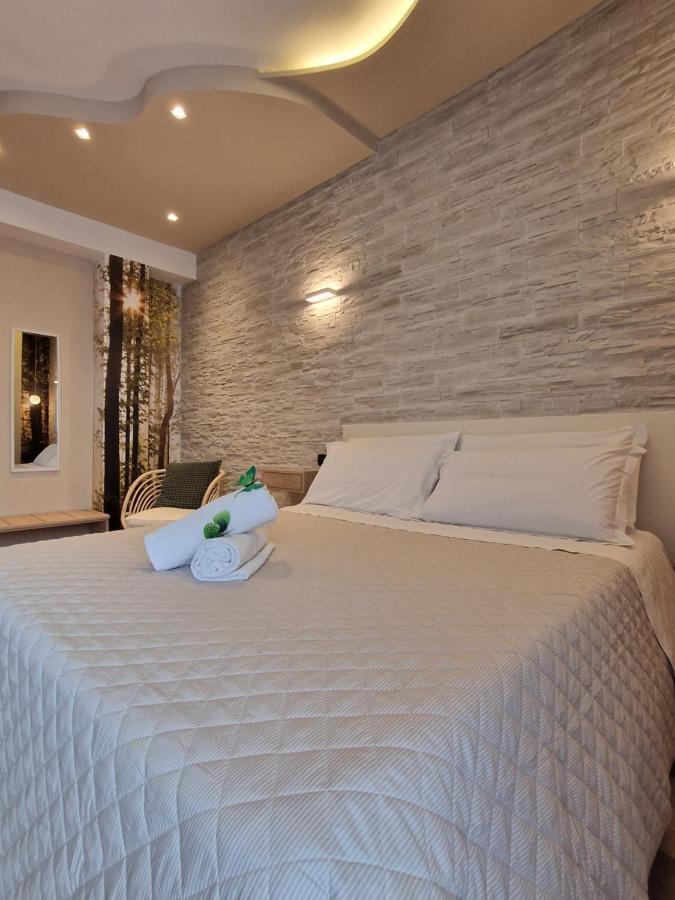 Hotel La Rocca Сан-Марино Экстерьер фото
