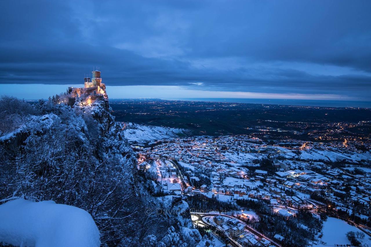 Hotel La Rocca Сан-Марино Экстерьер фото